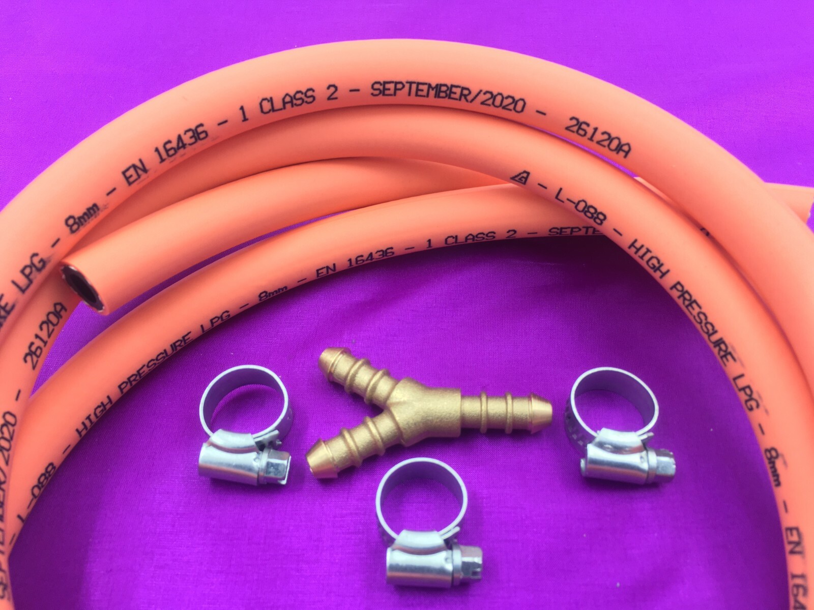 LPG Gas Brass 3 Way Y Connector Splitter Kit with 2 Metre 8mm Hose And 3 Clips