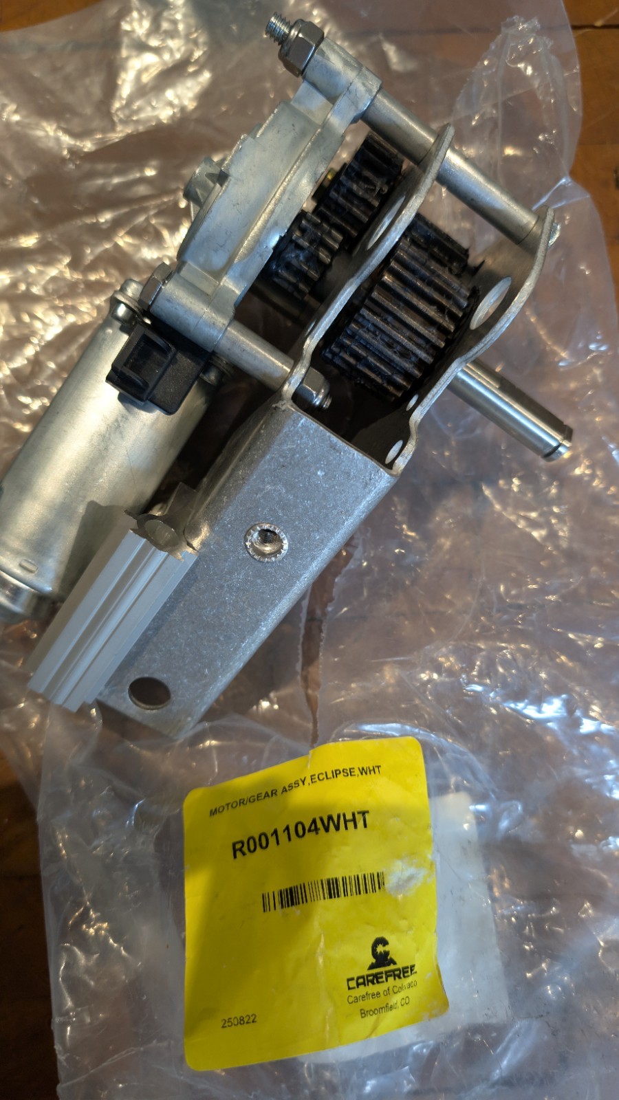 CAREFREE R001104WHT ECLIPSE WHITE AWNING MOTOR GEAR ASSEMBLY RV Used