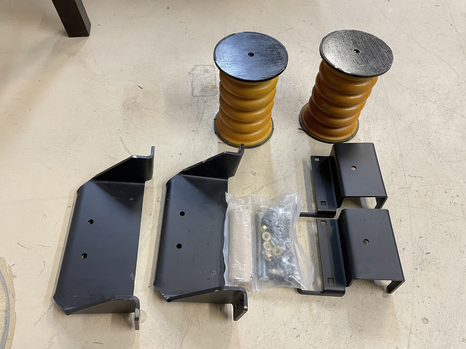SUPERSPRINGS INTERNATIONAL SSR-184-40-1 REAR SUSPENSION KIT FORD F-53 CHASSIS