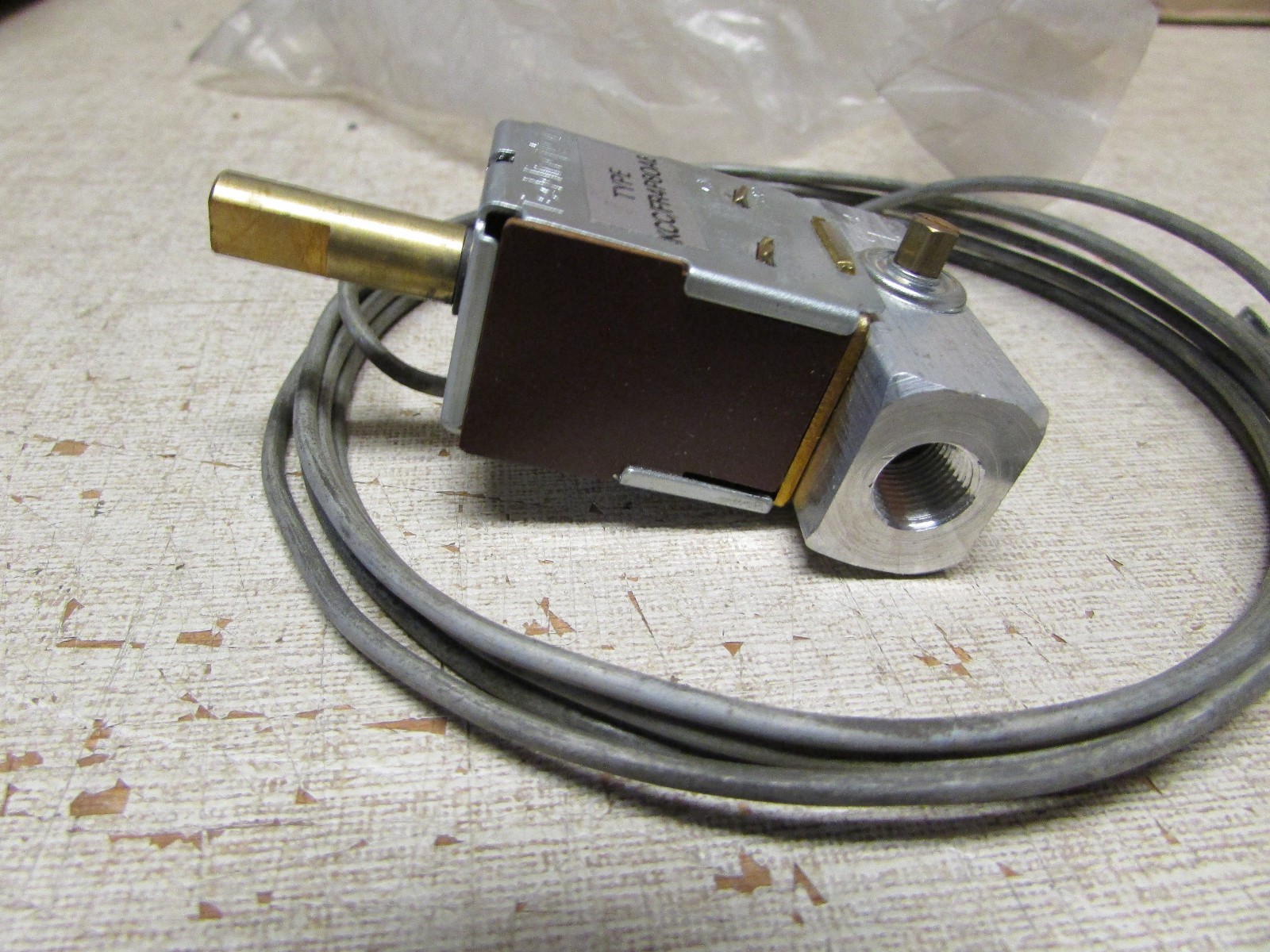 422 Instamatic Gas Thermostat (C160) Mfr: Teddington