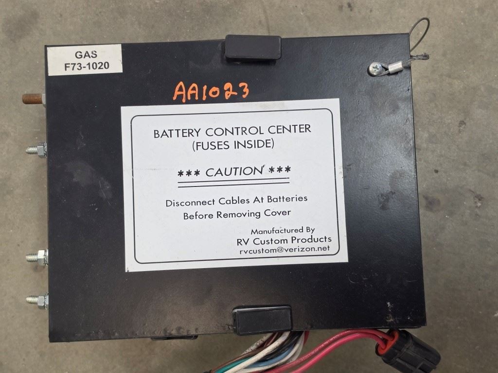 USED GAS F73-1020 RV CUSTOM BATT CONTROL CENTER 06 Fleetwood Southwind Ship
