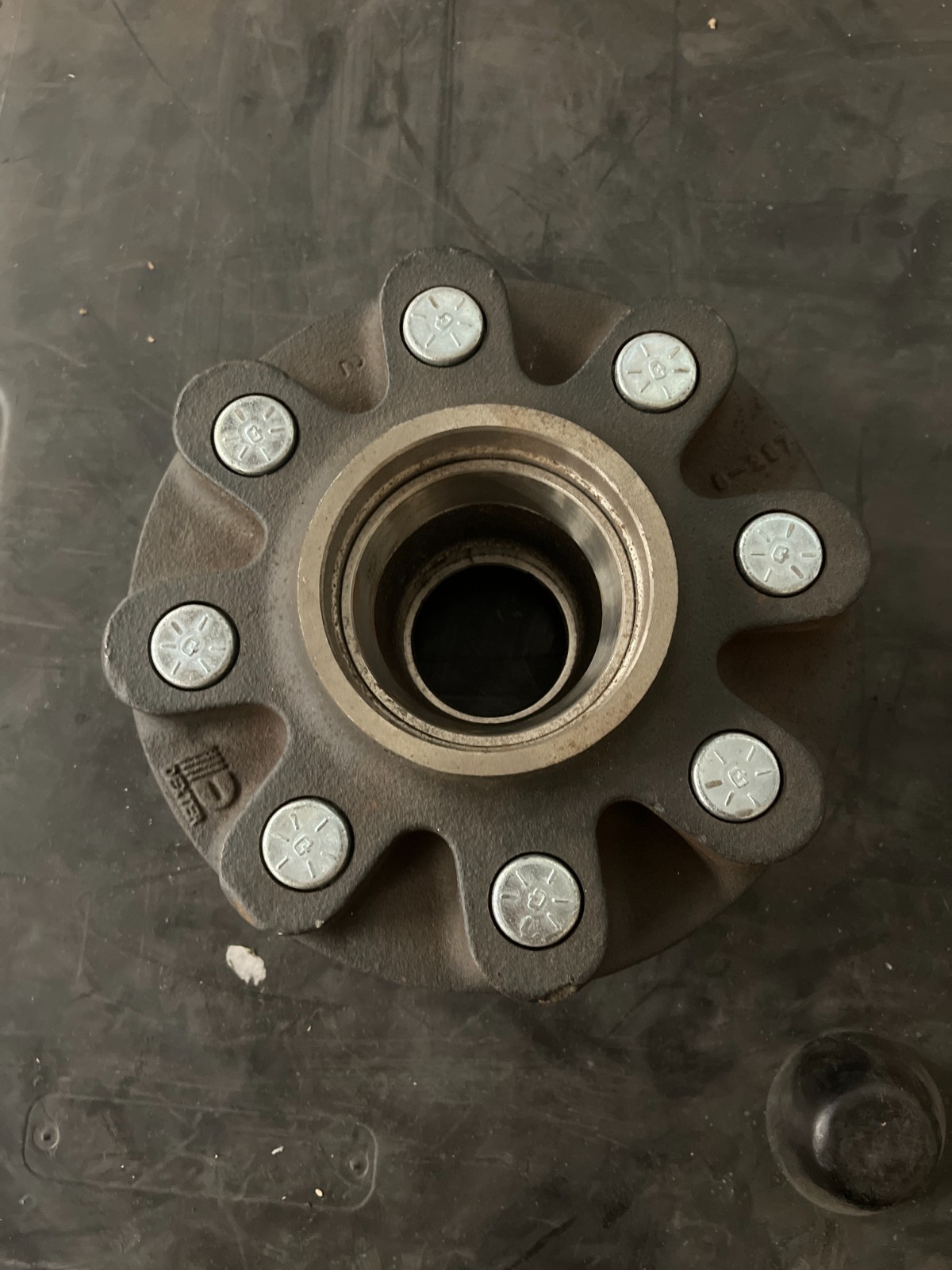 Trailer Idler Hub 8 Lug 7K Axle Dexter 008-287, NSN 2530-01-518-2776 – NEW