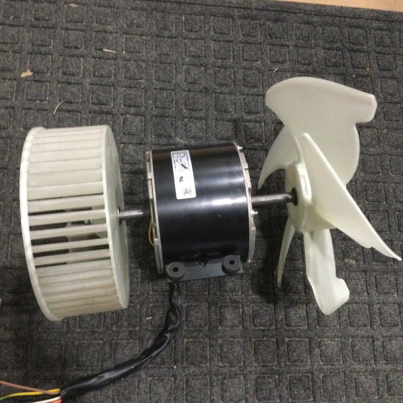 GE RV Air Conditioner ARC15AAC Fan Motor w/ Wheel & Fan Blade 115V 60Hz