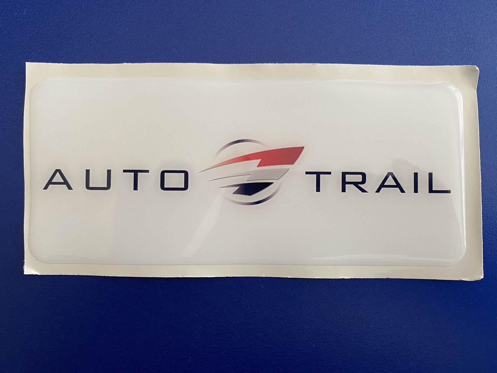 AUTO TRAIL MOTORHOME CAMPER BADGE DOMED RESIN X1 WHITE HIDE DENTS SCRATCHES