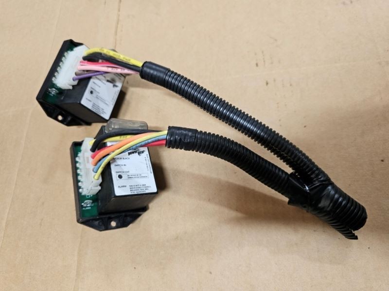 USED PAIR POWER GEAR SLIDEOUT CONTROL RELAYS 140-1163 Ship Los Angeles FLEETWOO