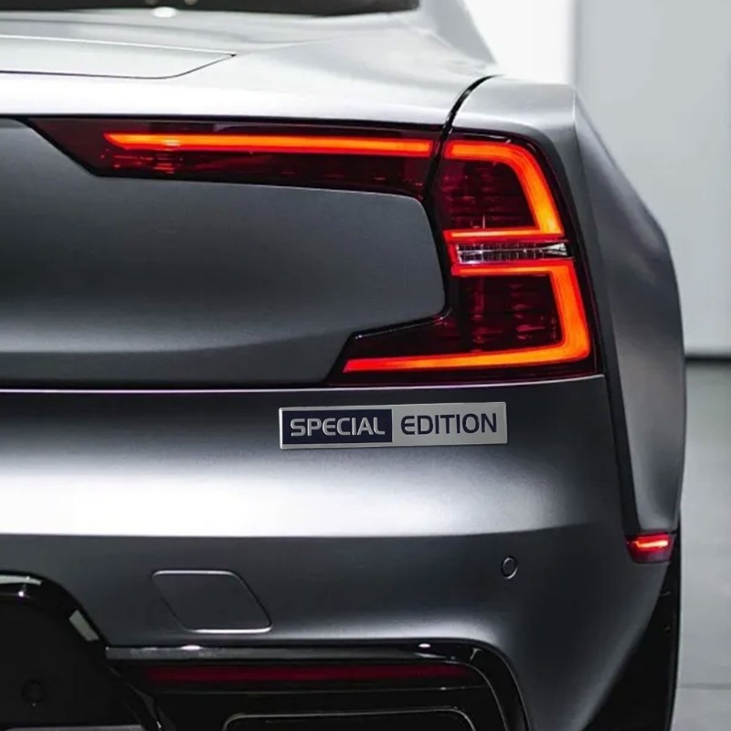 Oxidation Resistant Metal Car Symbol Label For Permanent Outside Tailoring Look