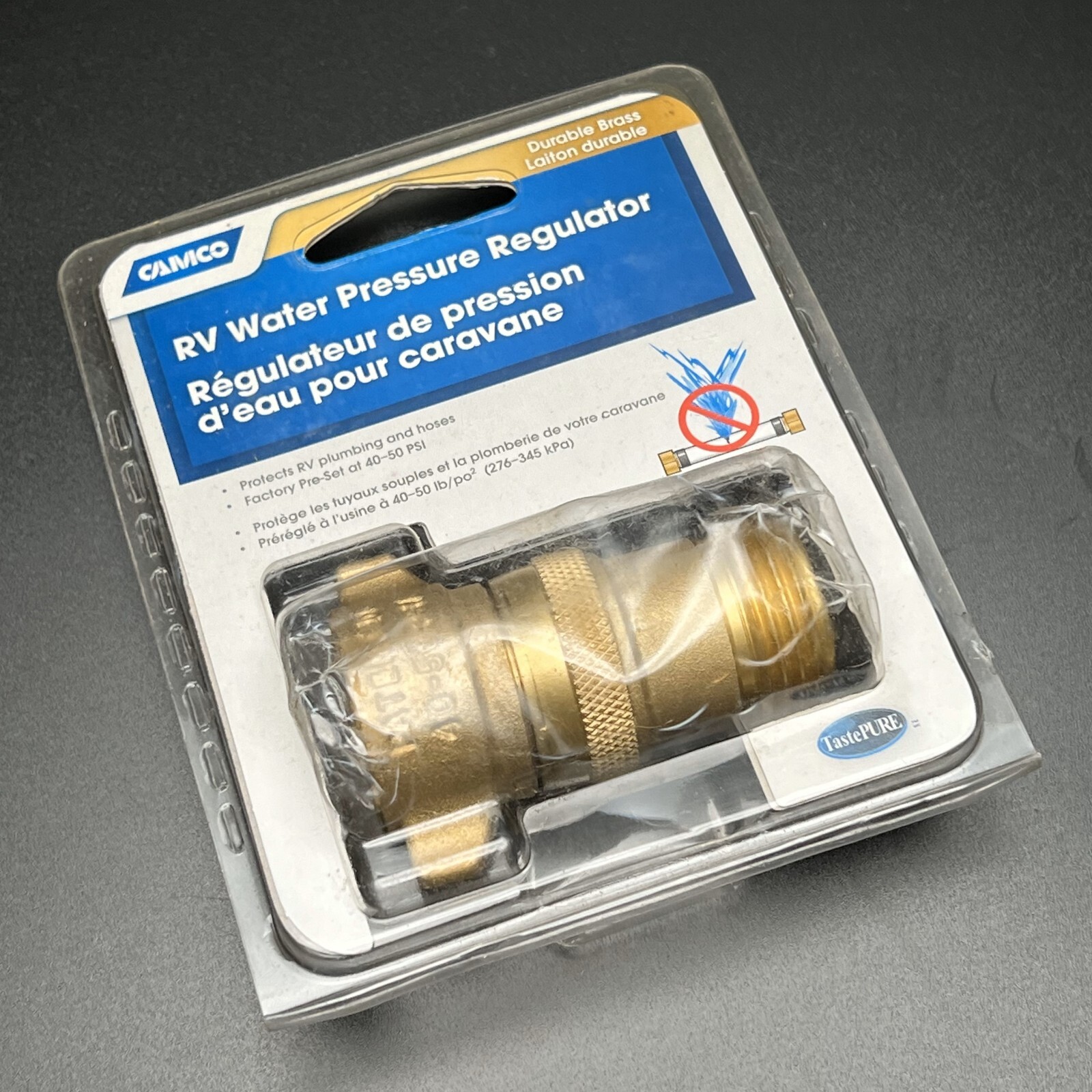 Camco Brass RV Water Pressure Regulator – Factory Pre-set at 40-50 PSI NIP