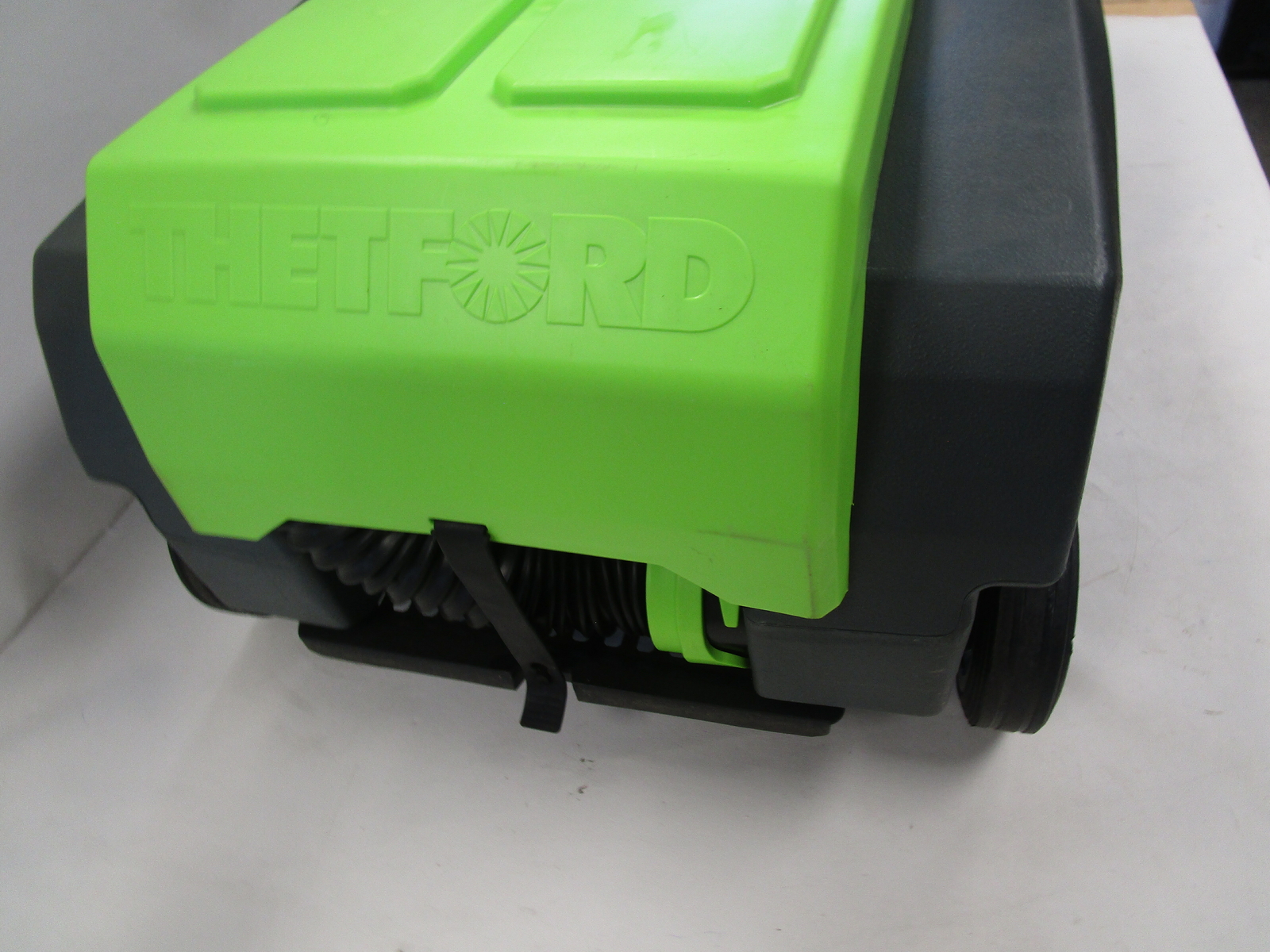 THETFORD TITAN PORTABLE WASTE TANK 27 GALLON 40951 RV