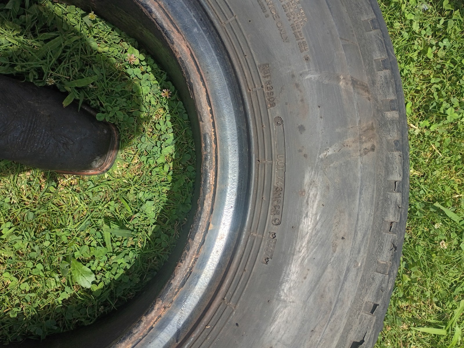 10.00-20 Split Rim Tubed Tractor Trailer Tires