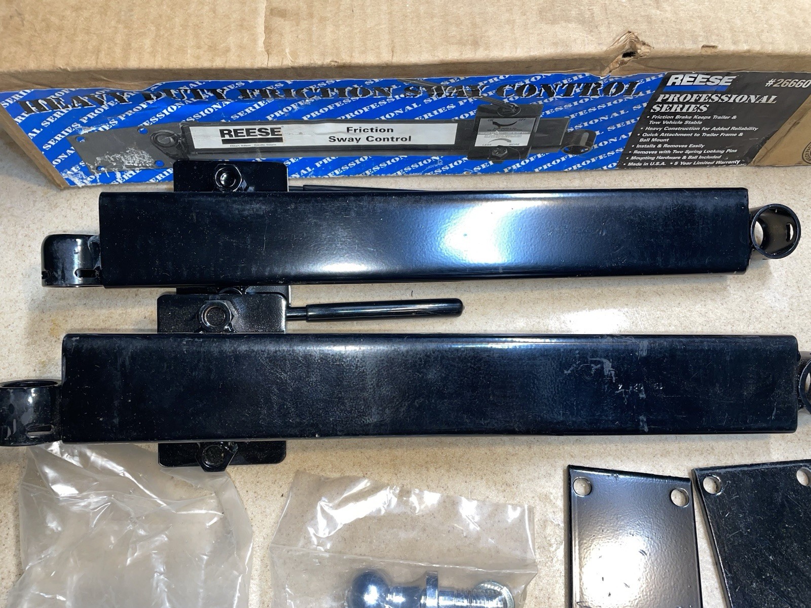 One Reese Heavy Duty #26660 Friction Sway Control Tow Rear Towing Trailer RV
