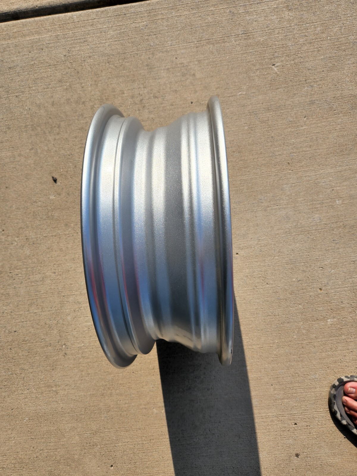 SINGLE 14″ X 5″ 5 LUG ON 4.5 ALUMINUM TRAILER WHEEL with CENTER CAP