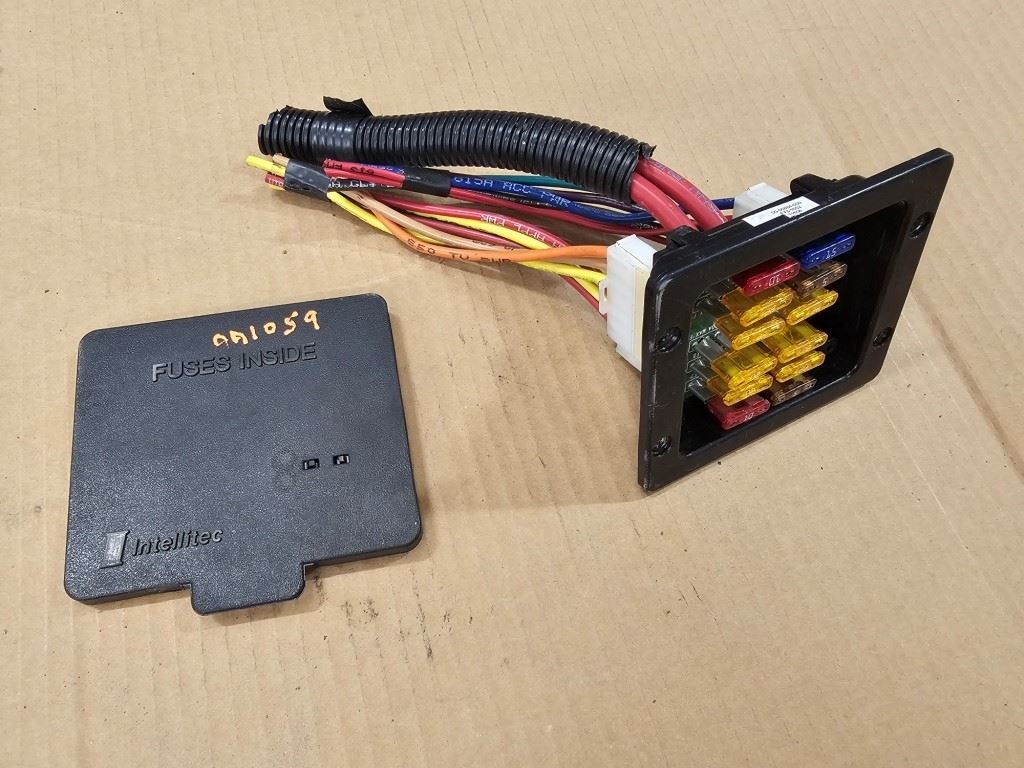USED INTELLITEC FUSE BLOCK 00-00884-000 F73-1052 FLEETWOOD EXPEDITION SHIPPED
