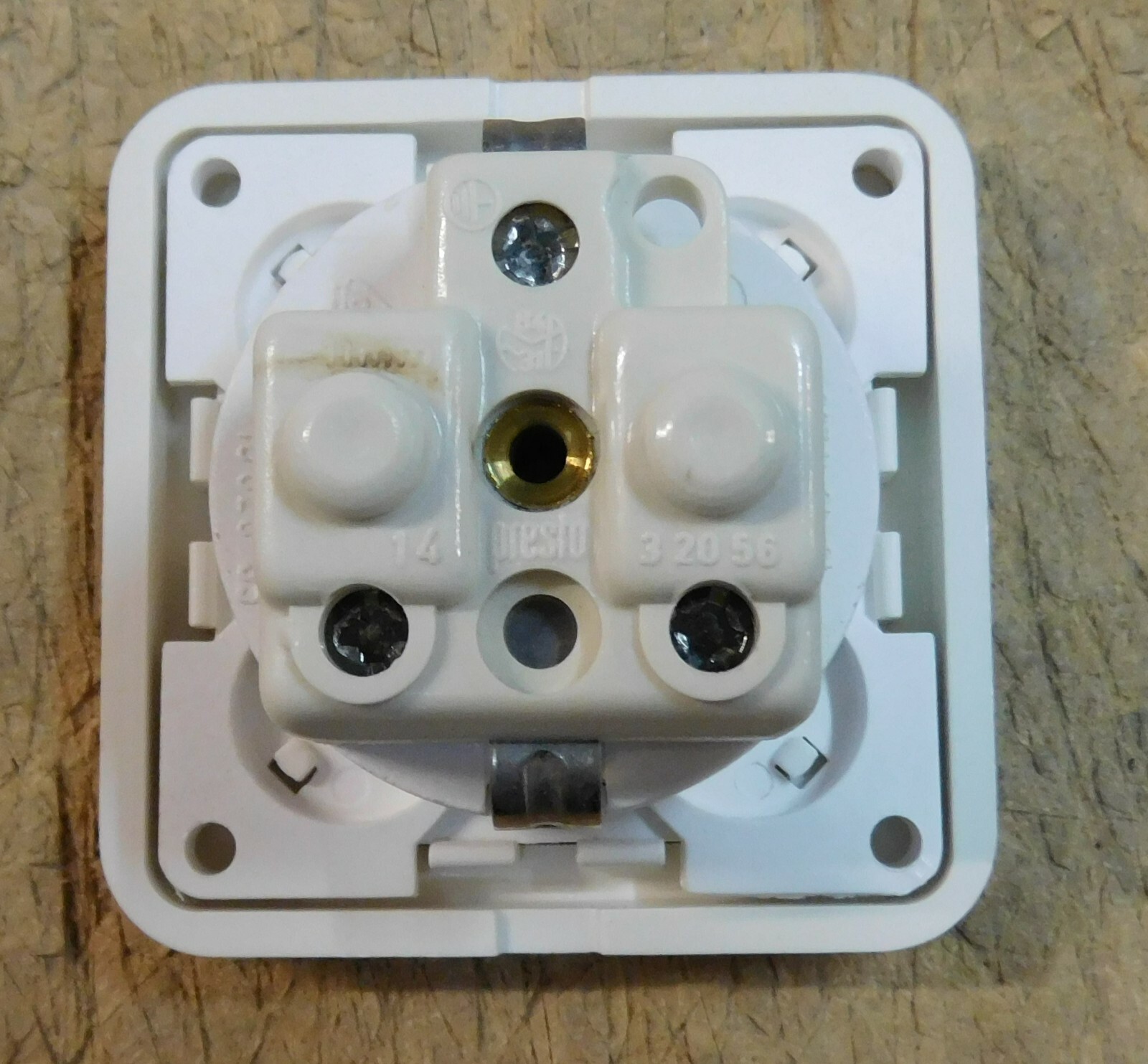 12V SOCKET 2 PIN CONTINENTAL MOTORHOME CARAVAN BOAT CAMPER HORSEBOX SELFBUILD