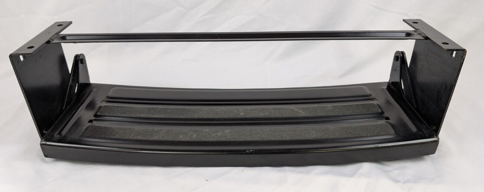 24″ Lippert Manual Single 1 Step Steel 7″ Rise Radius 300LB Capacity RV Camper