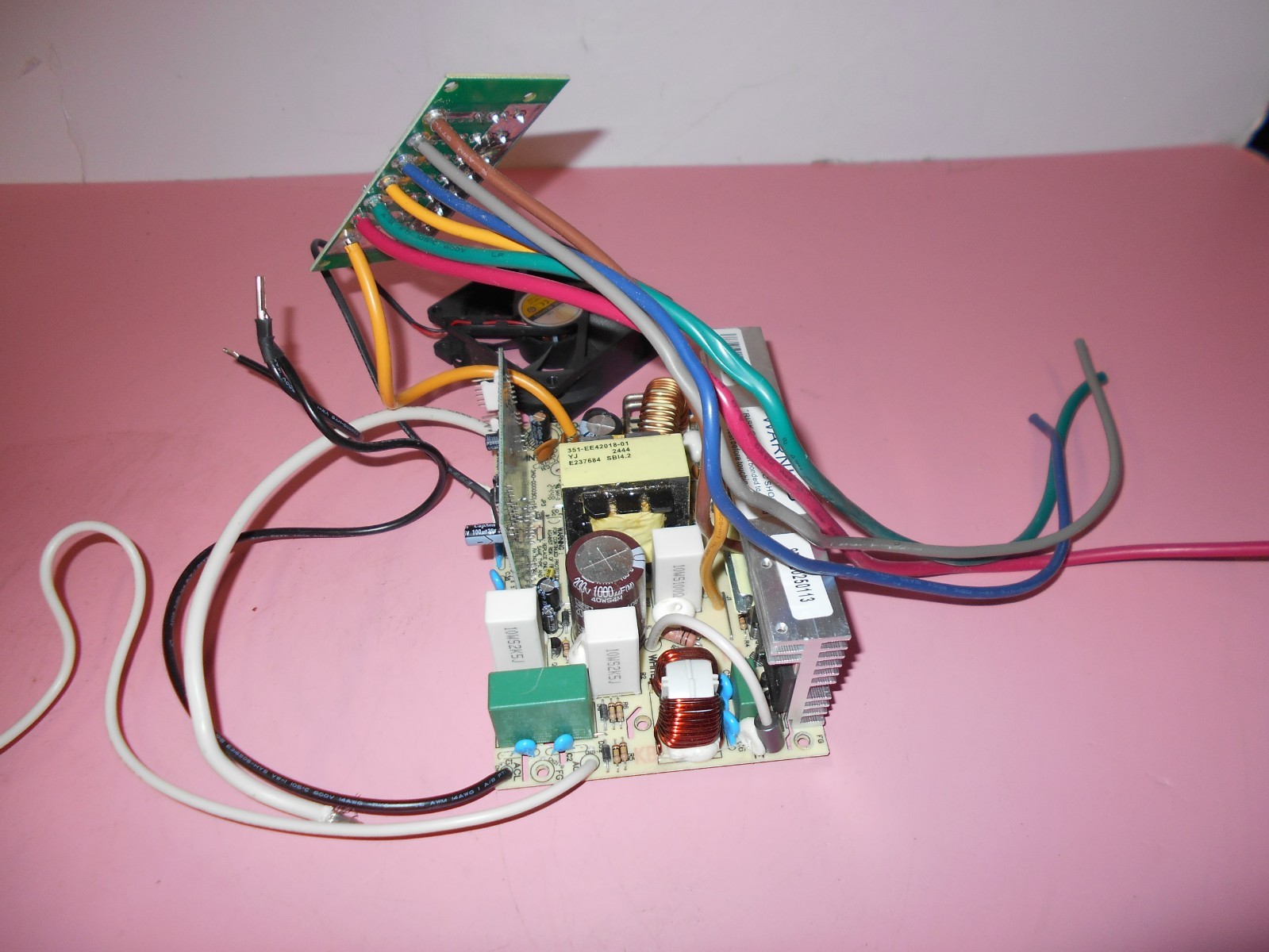 *WFCO WF- 8735 CONVERTER MAIN BOARD ASSEMBLY FUSE HOLDER FAN *15*