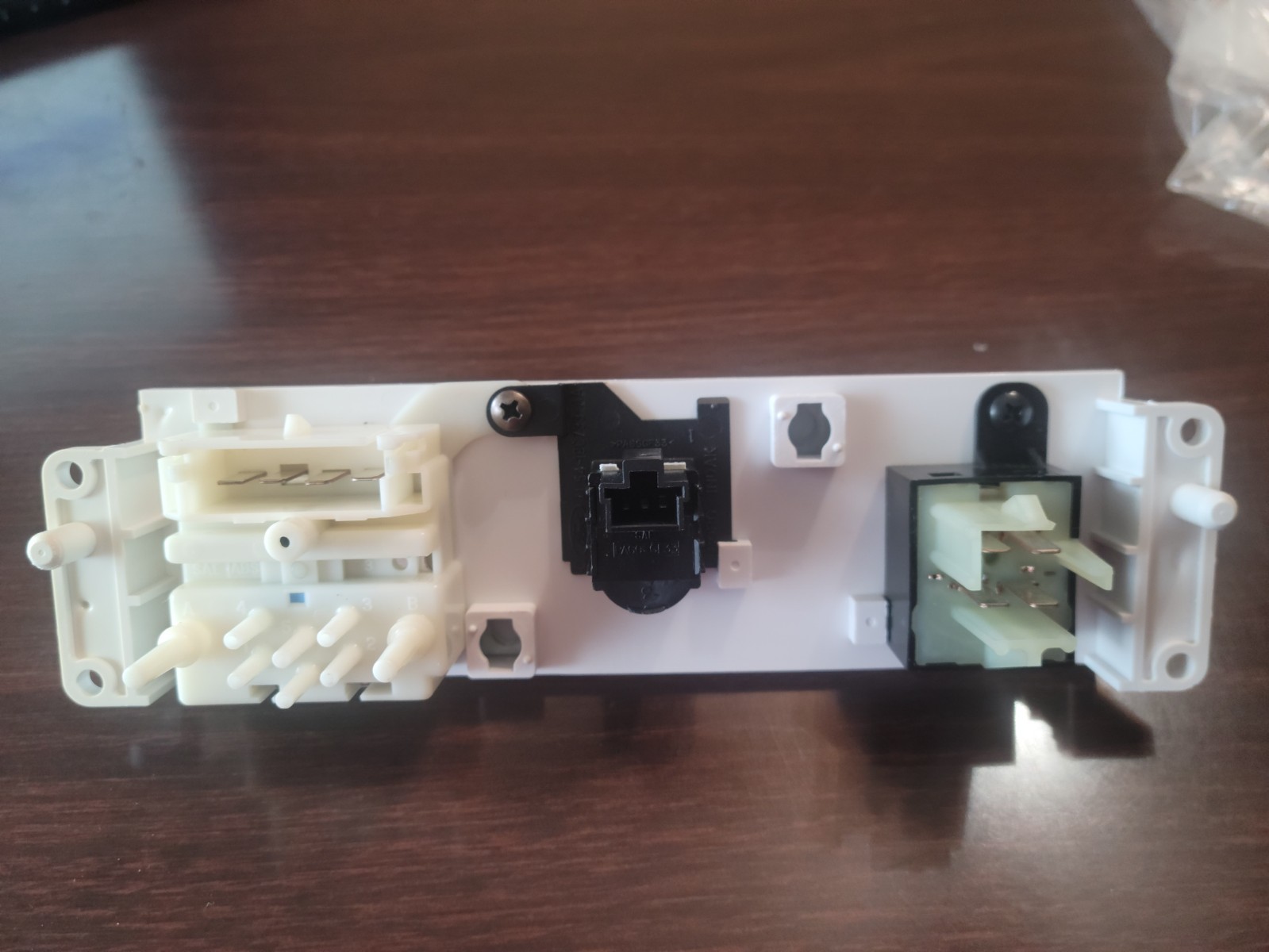 NEW – RV DASH AC SWITCH CTRL. PANEL AL 54-19C733-AA (Winnebago # 10390-65-702)
