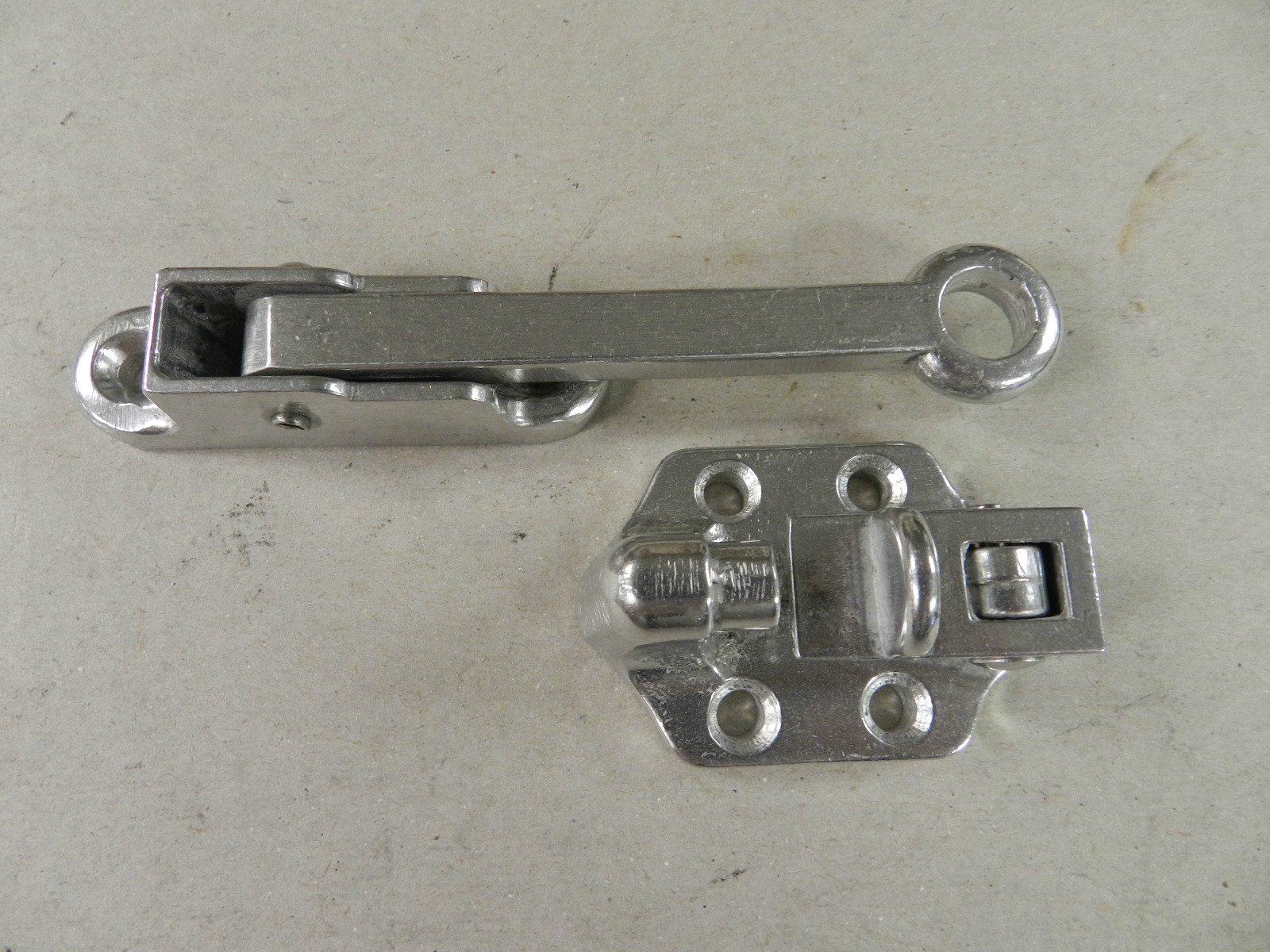 (1)Trailer 4″ Camper RV Door Holder Hold Back Hook & Keeper Style ALUMINUM Latch