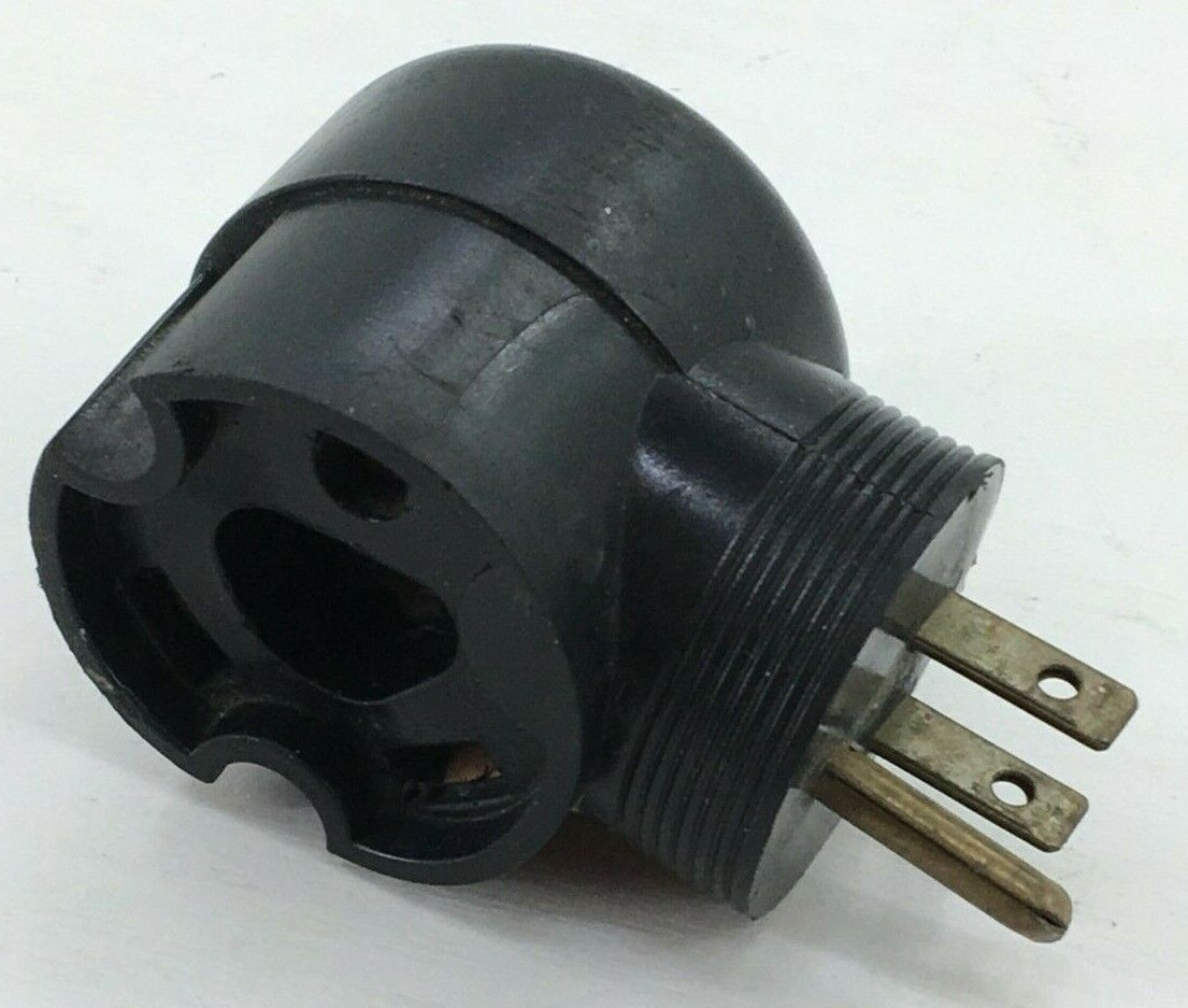 Camper RV 90° Angle Adapter 15A To 30A Surge Guard 095245508 Female 30A Male 15A