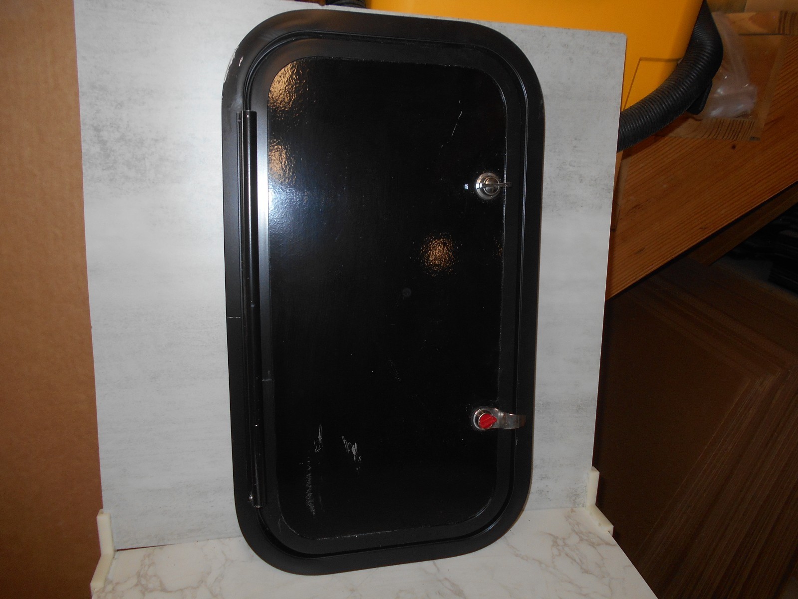 *22″ X 12″ HATCH BAGGAGE CARGO COMPART STORAGE DOOR RV BLACK FREE SHIP *584*