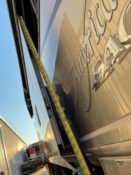 03 Fleetwood American Eagle QS Rv USED RH #2 Luggage Storage Compartment Door