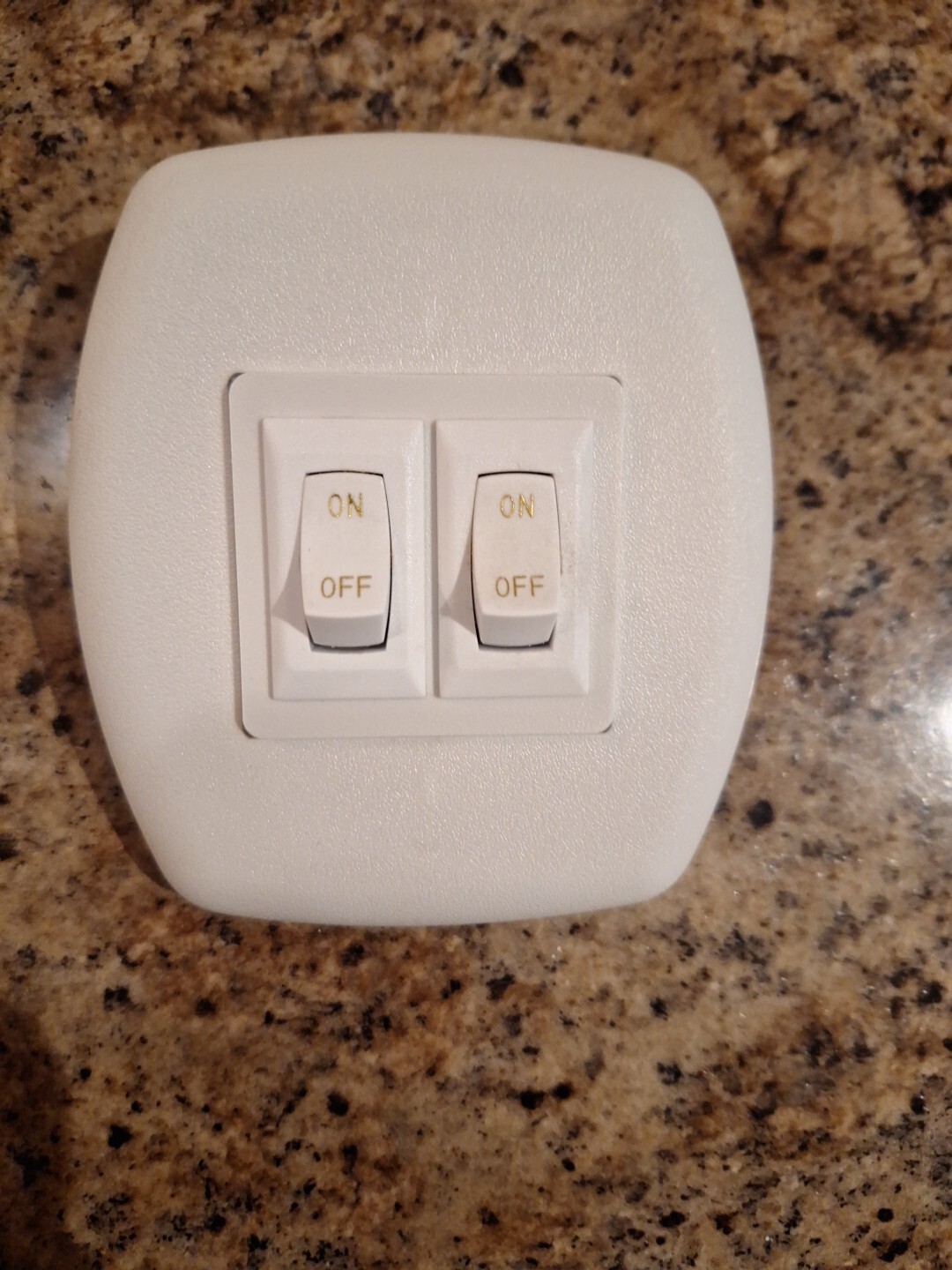 RV Trailer White DOUBLE 12 V ON-OFF Switches 20A 14DC 2 Prong SIGMA W/ COVER