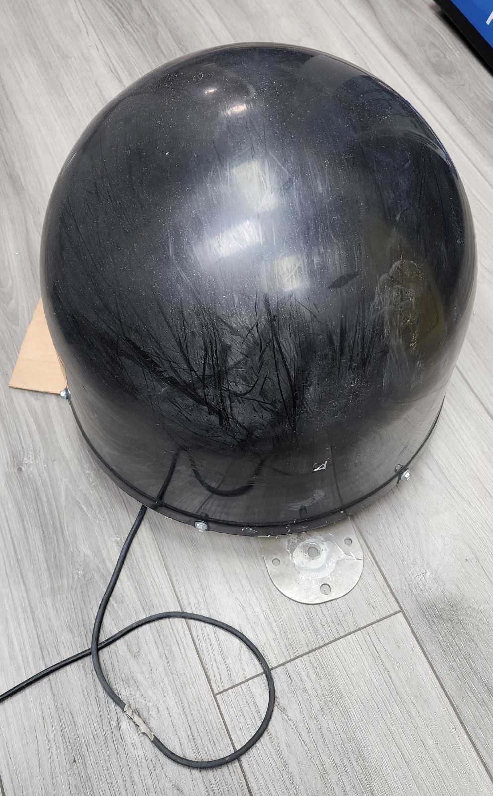 Used WINEGARD ROADTRIP T4 IN-MOTION SATELLITE BLACK