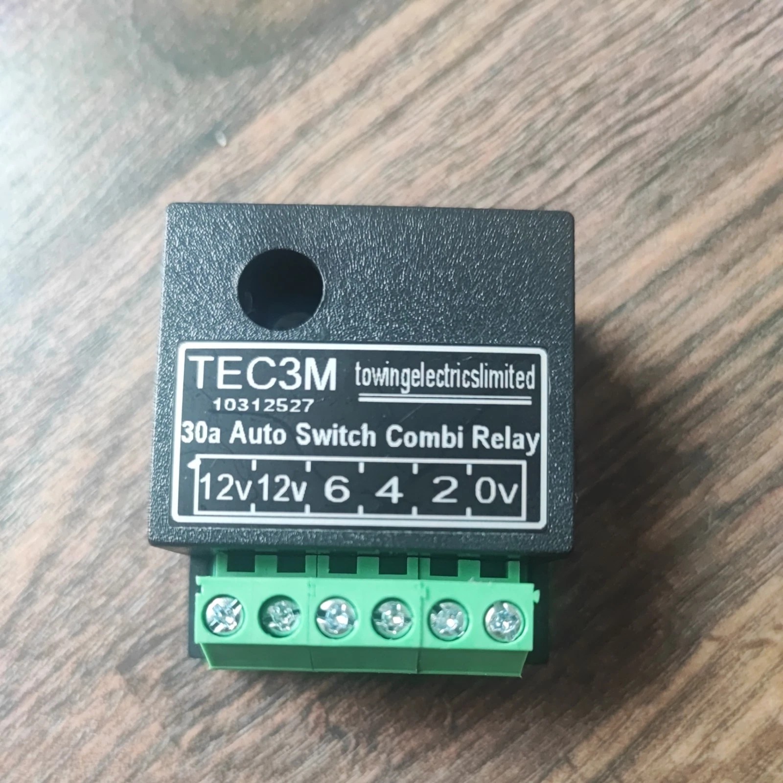 TEC3M Towing Electrics 30A Automatic Split Charge Relay – Switching Dual Output