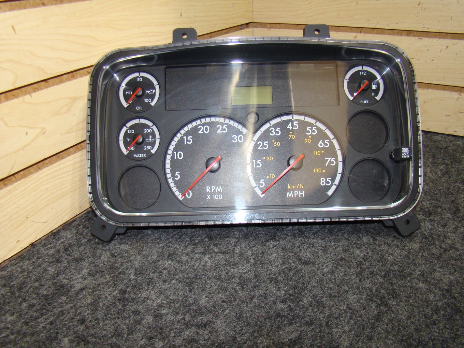 USED RV/MOTORHOME DASH INSTRUMENT CLUSTER VDO P/N: A2C53145477