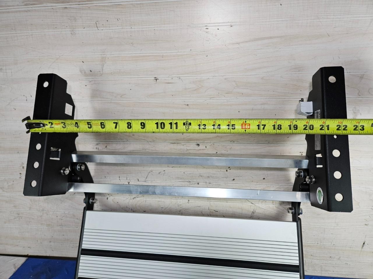 Lippert Folding Step Pull Out NEW for RV Camper 440 lbs 8″x20″ T-Series Aluminum