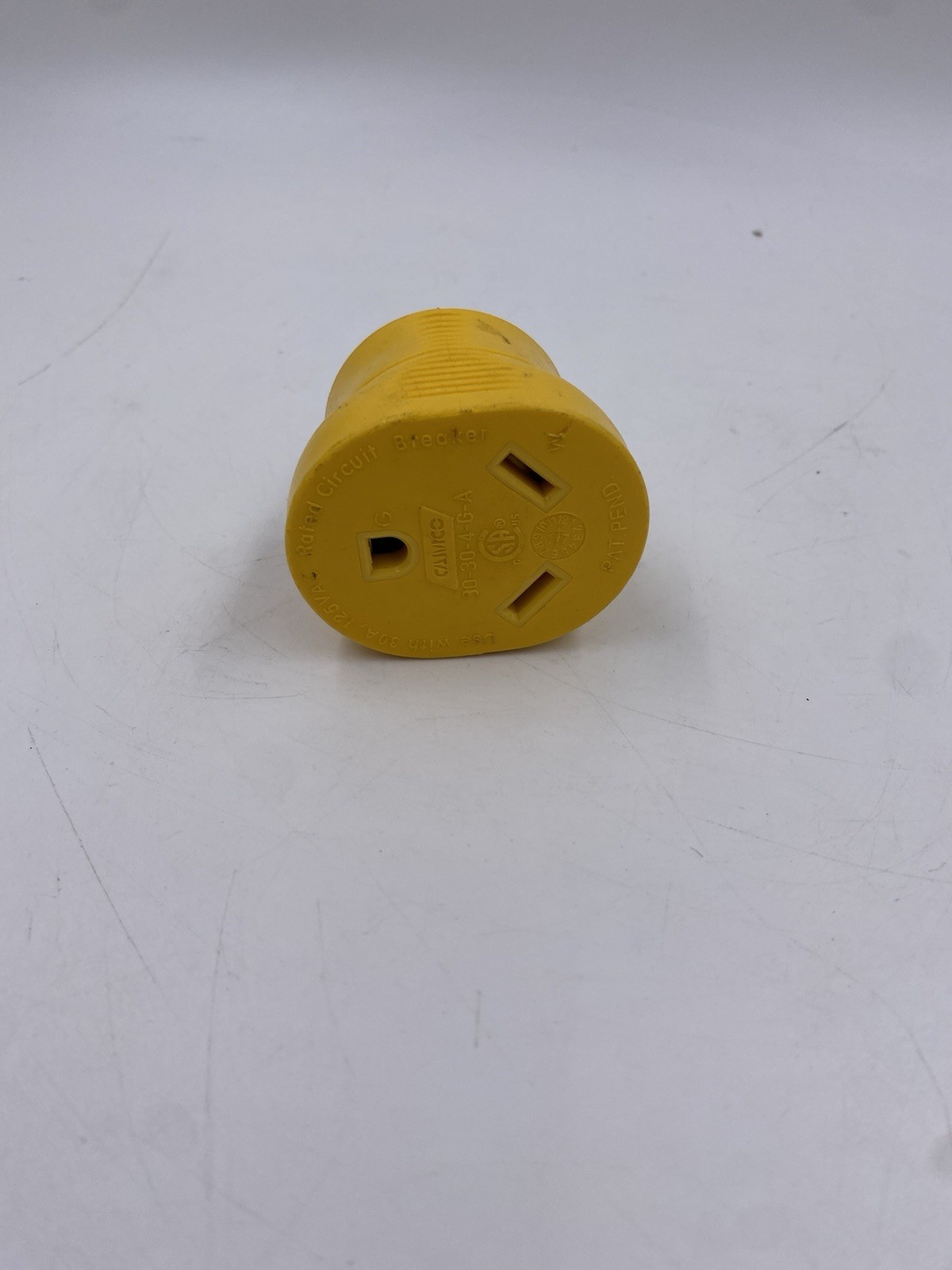 Camco 30-30-4-G-A 30A. 125VAC RV 3 Prong Plug Adapter