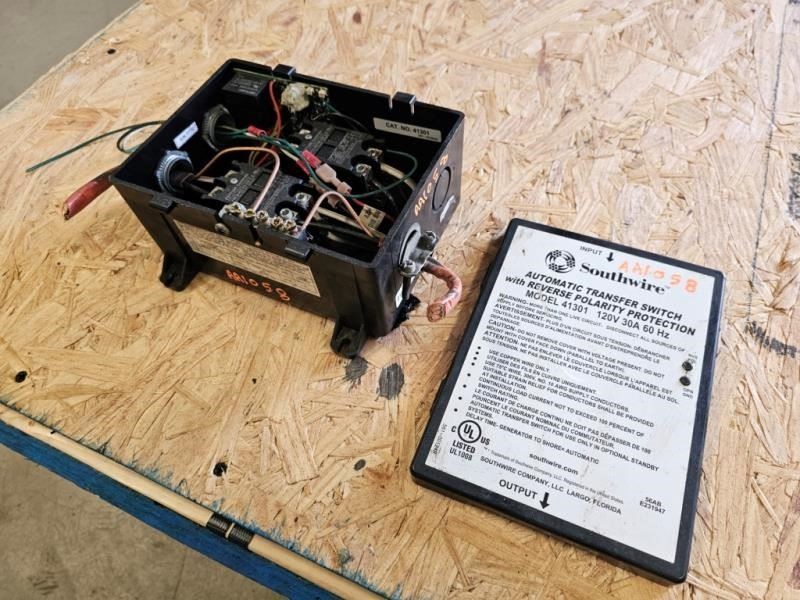 USED Southwire 41301 Transfer Switch from 2020 THOR TRANQUILITY SHIP Los Angeles