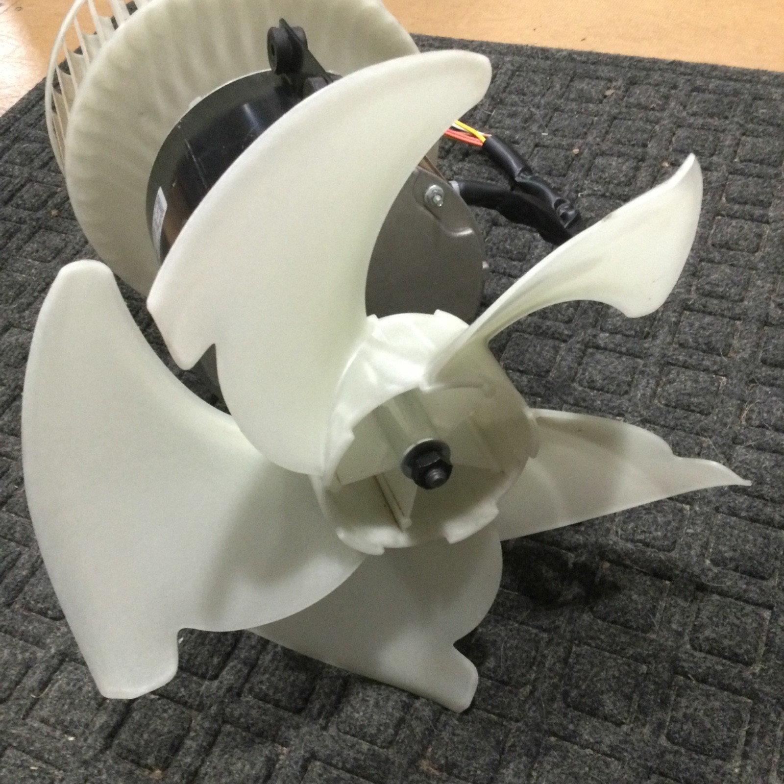 GE RV Air Conditioner ARC15AAC Fan Motor w/ Wheel & Fan Blade 115V 60Hz