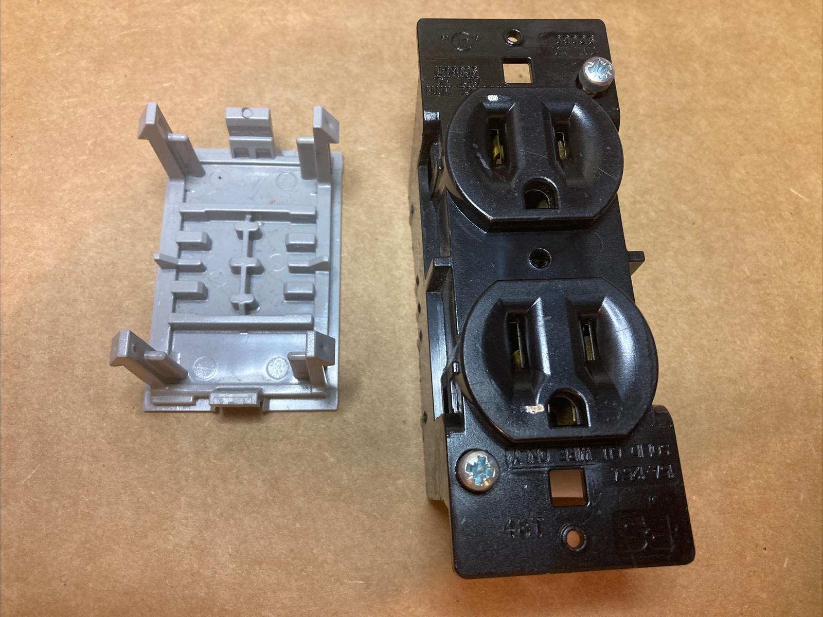 15 amp 125 volt Quick Connect Dual Outlet Black camper RV