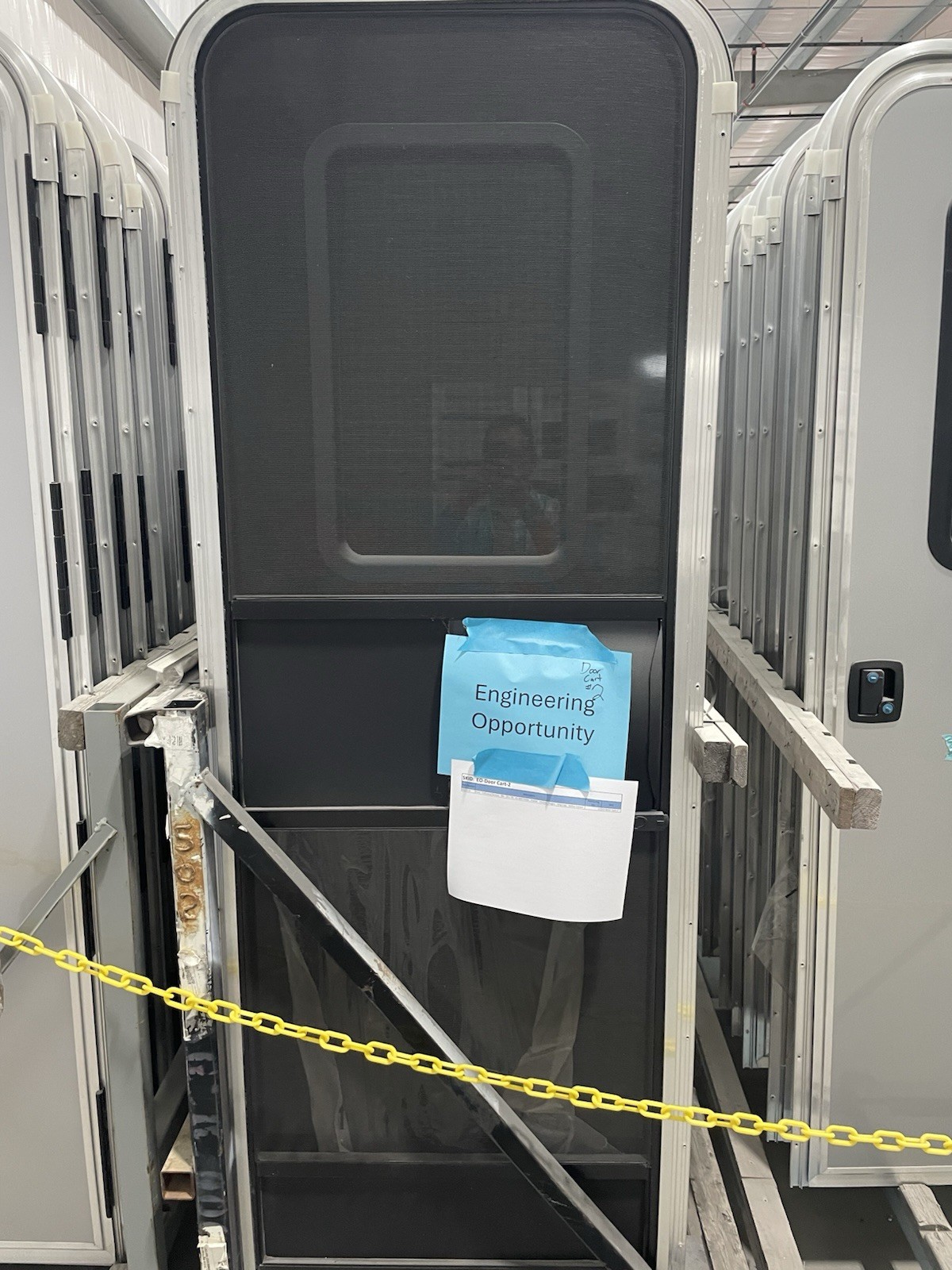 NEW Lippert 950 Series Radius-Corner RV Trailer ENTRY DOOR SCREEN/LATCH 28″ x 78