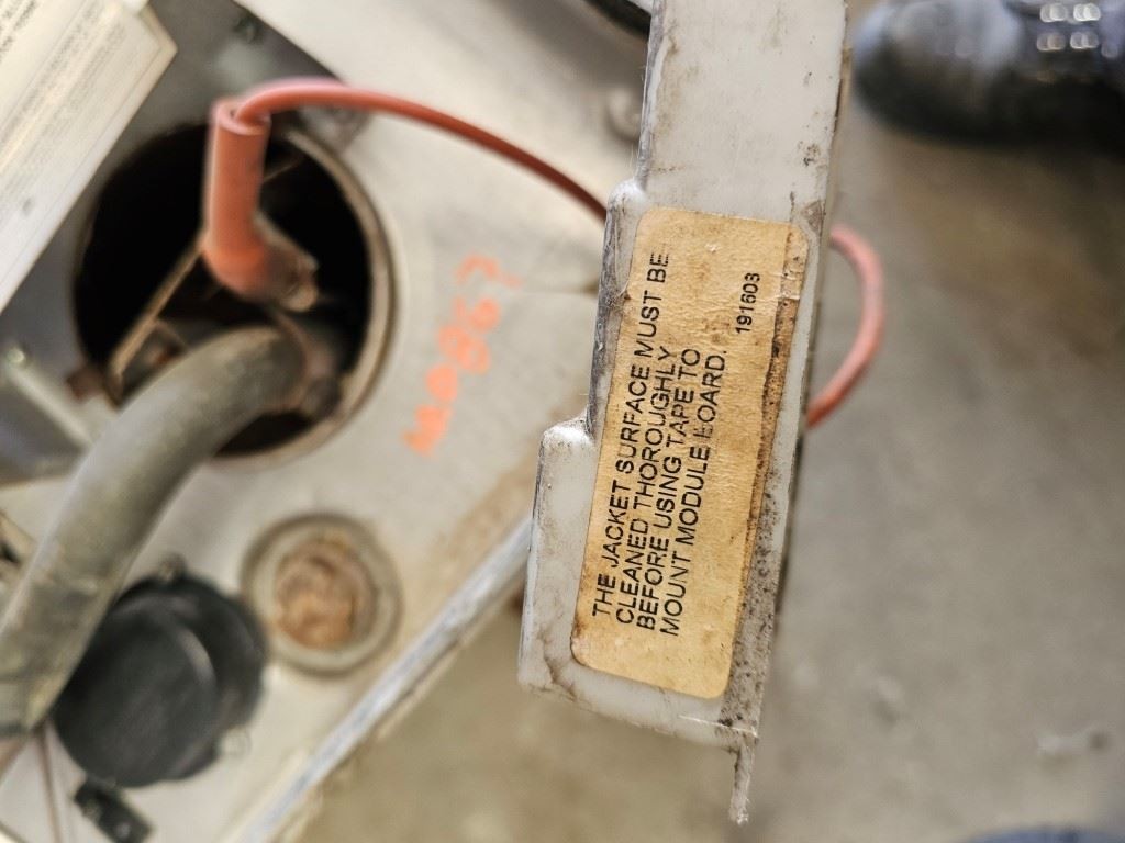 USED SUBURAN MFG RV WATER HEATER SW10 DE Ship Los Angeles 050303918