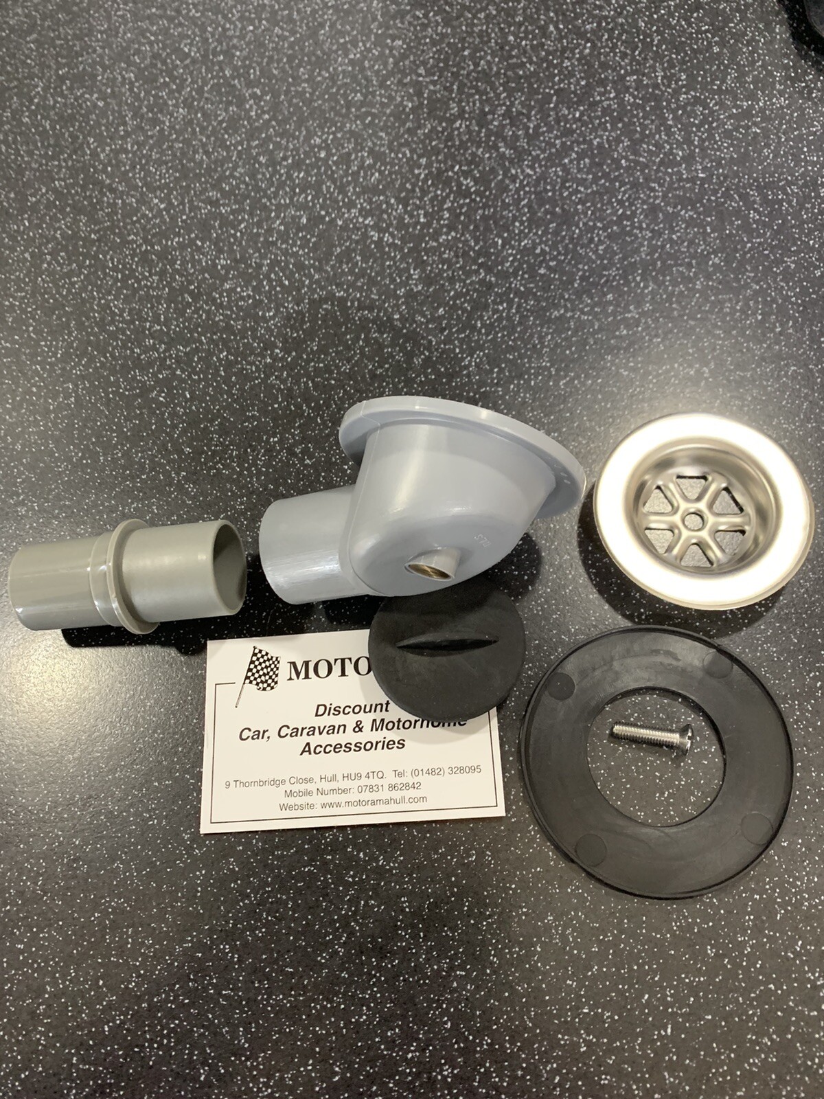 CARAVAN MOTORHOME 1.1/4″- 28mm ANGLED SINK WASTE OUTLET WITH REDUCER TO 26MM