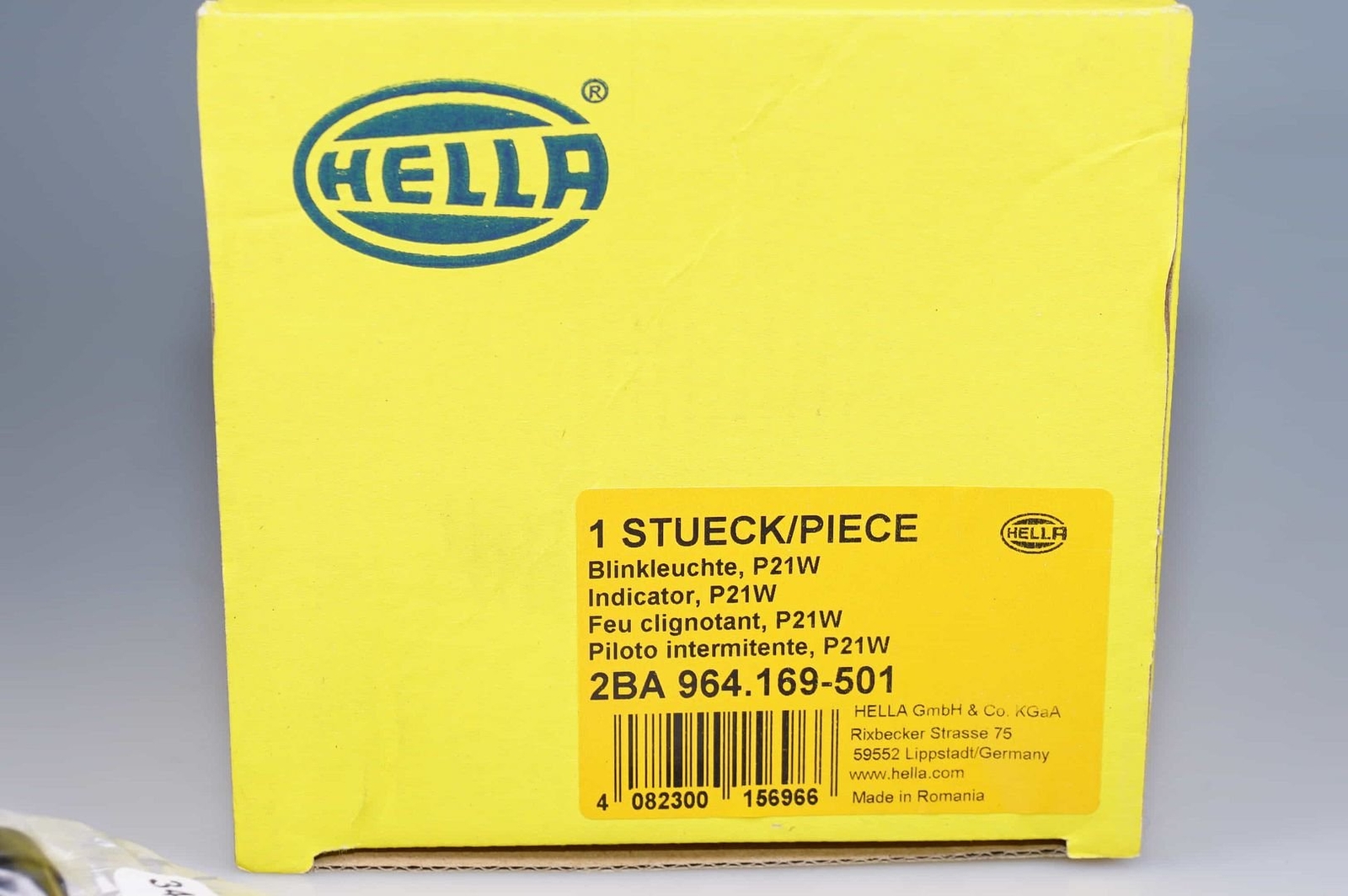 HELLA 2BA 964 169-501 Turn Signal P21W, 24, 12V, Yellow, Rear Left, Right NEW