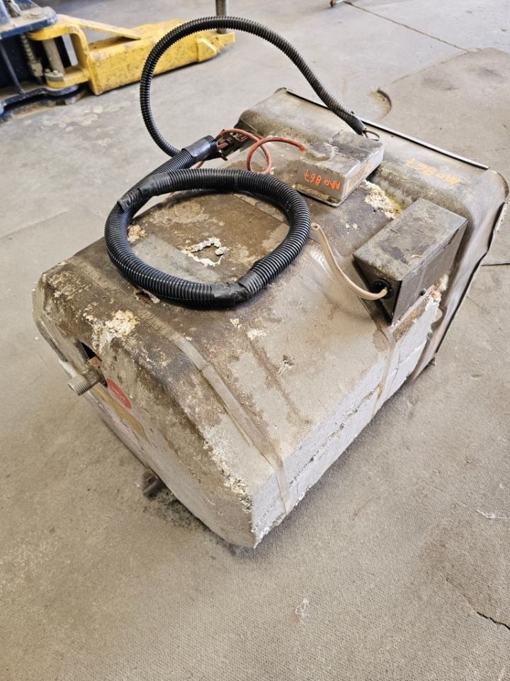 USED SUBURAN MFG RV WATER HEATER SW10 DE Ship Los Angeles 050303918