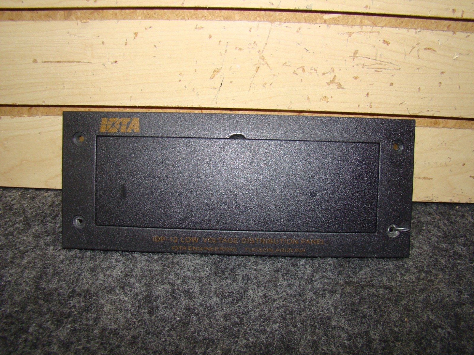 USED RV IOTA DISTRIBUTION PANEL IDP-12 LOW VOLT. 75122-114