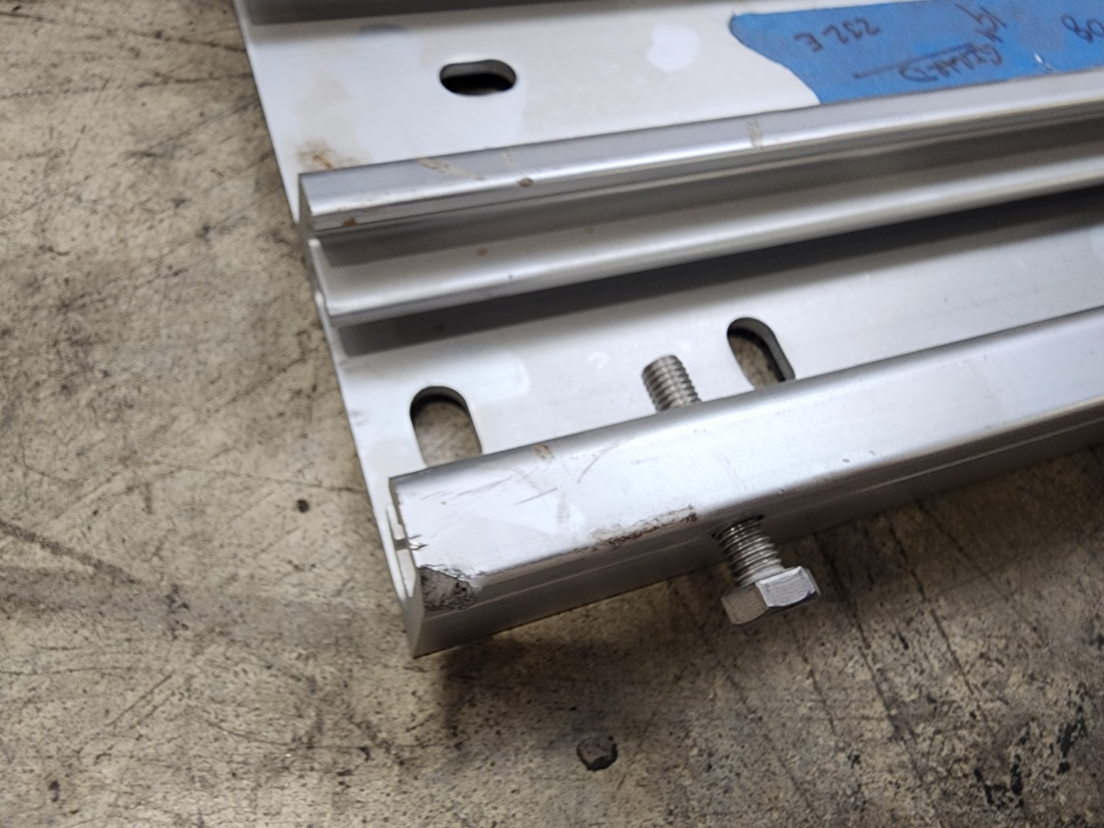 MFG#1500114-08 Mounting Bracket End For 19″ Girard Systems LIPPERT#202230338:DAL