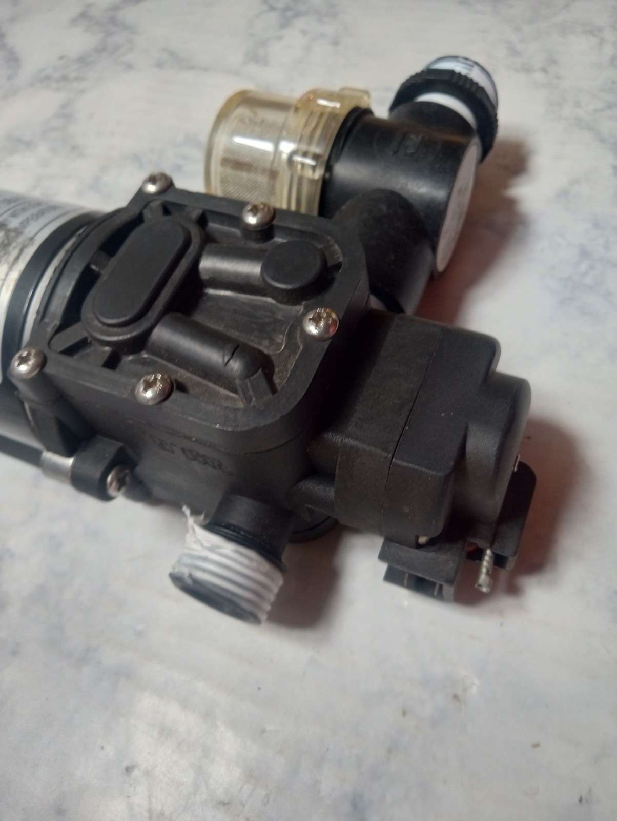 CAMPLUX 12V WATER PUMP 35 PSI 4.5 bar