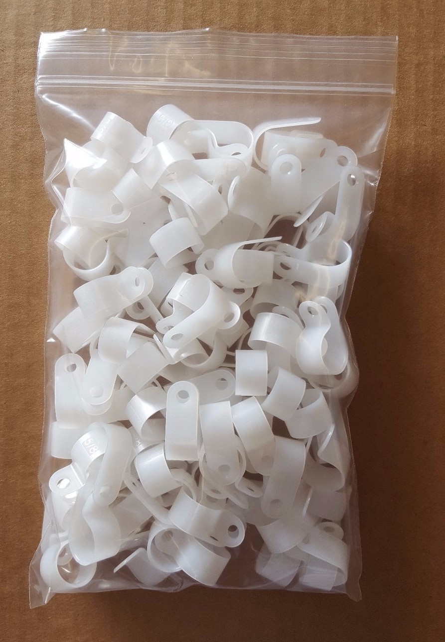 Lavanture 5/8″ Plastic Screw-on Cable Clamp, 100 PACK