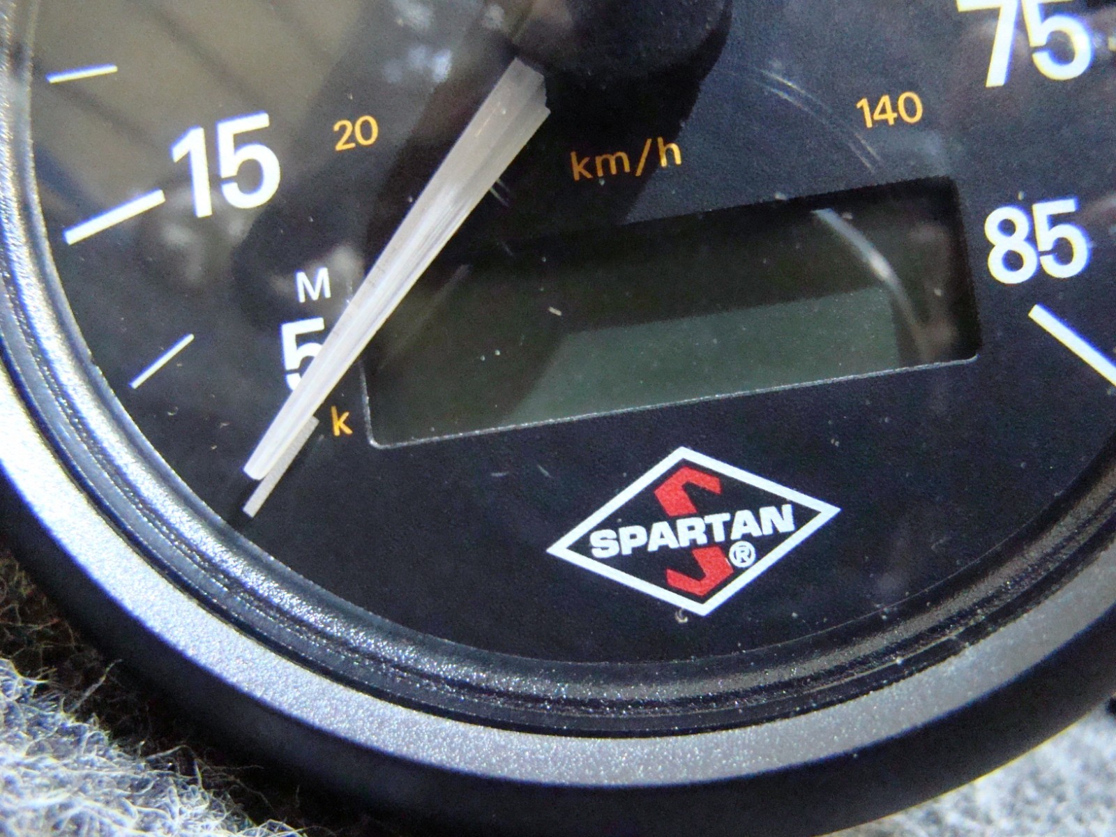 USED RV 6913-00220-01 SPARTAN SPEEDOMETER DASH GAUGE MEDALLION