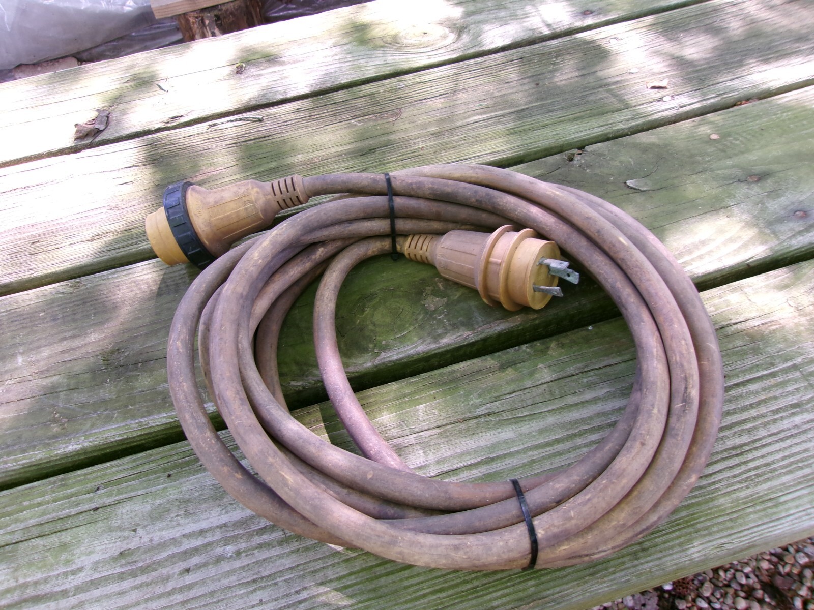 MARINCO Heavy Duty Electric RV/Boat Cord, approx. 24 feet + 18″ Cord E119787