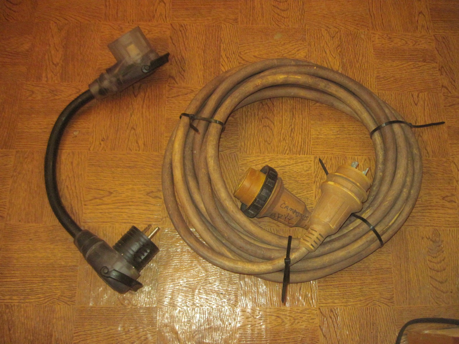 MARINCO Heavy Duty Electric RV/Boat Cord, approx. 24 feet + 18″ Cord E119787