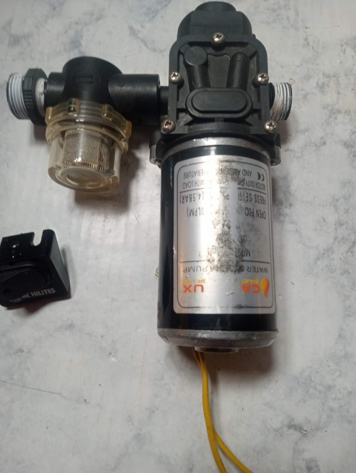 CAMPLUX 12V WATER PUMP 35 PSI 4.5 bar