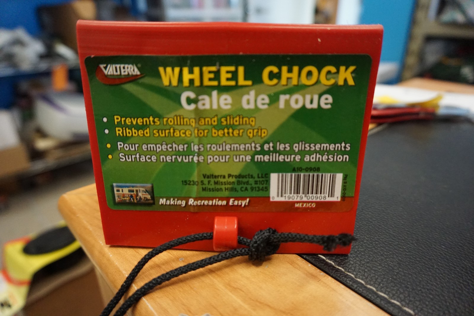 VALTERRA RED WHEEL CHOCK A10-0908