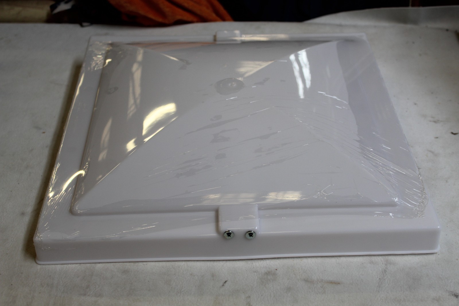 Ventmate 61634 White Replacement Roof Vent Lid – Fits Pre-1995 Old-Style Elixir