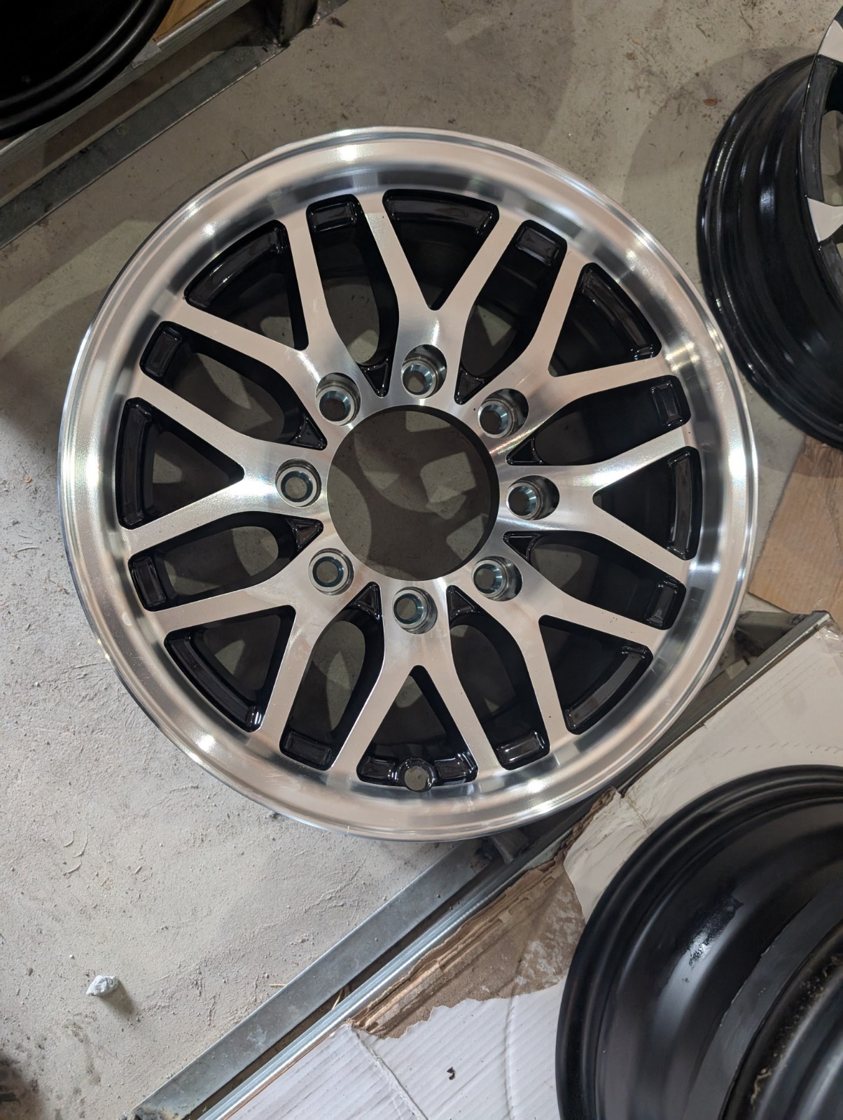 SINGLE 16″ X 7″ ALUMINUM TRAILER WHEEL 8-LUG ON 6.5 INCHES – BLACK