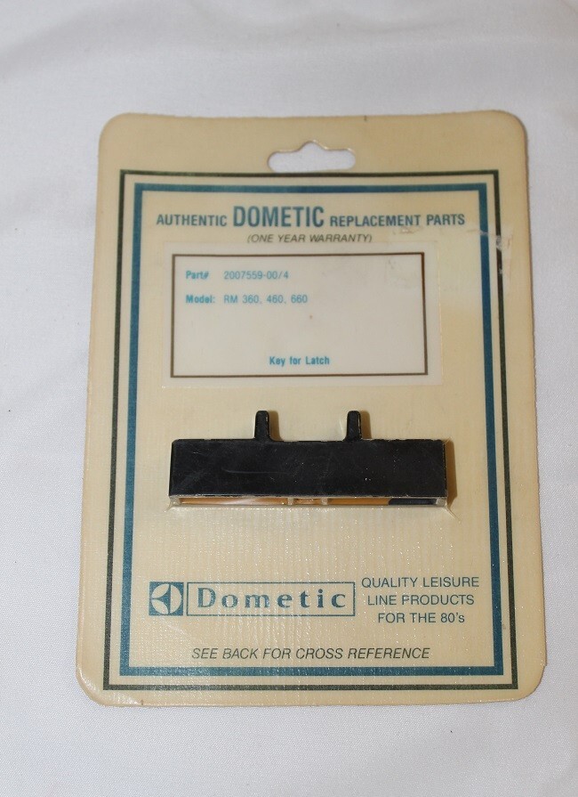 Dometic RV Refrigerator Key for Latch, Part #2007559004, Carded